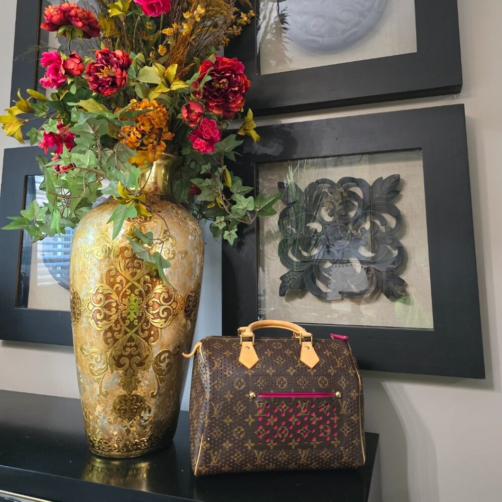 Pristine Rare Authentic Limited Edition Louis Vui… - image 1